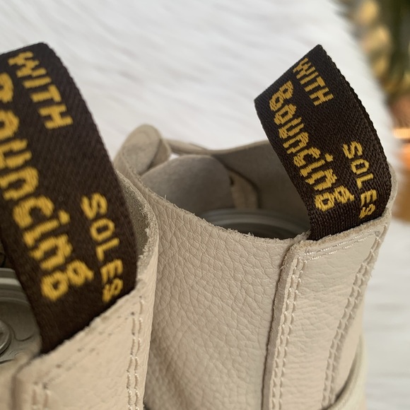 Dr. Martens 1460 Pascal Virginia Leather Boots in Vintage Taupe | US 9 - Picture 10 of 12